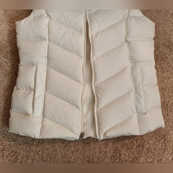Lands' End Quilted Puffer Down Vest | sz XS, cream, full zip - Picture 4 of 5